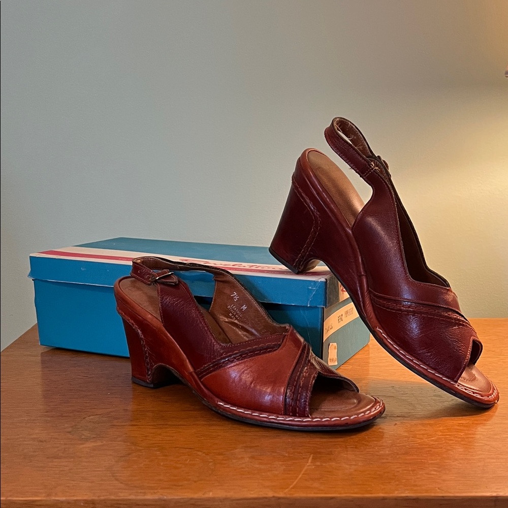 Open-Toe Slingback Sandals in Red - Picture 1 of 12